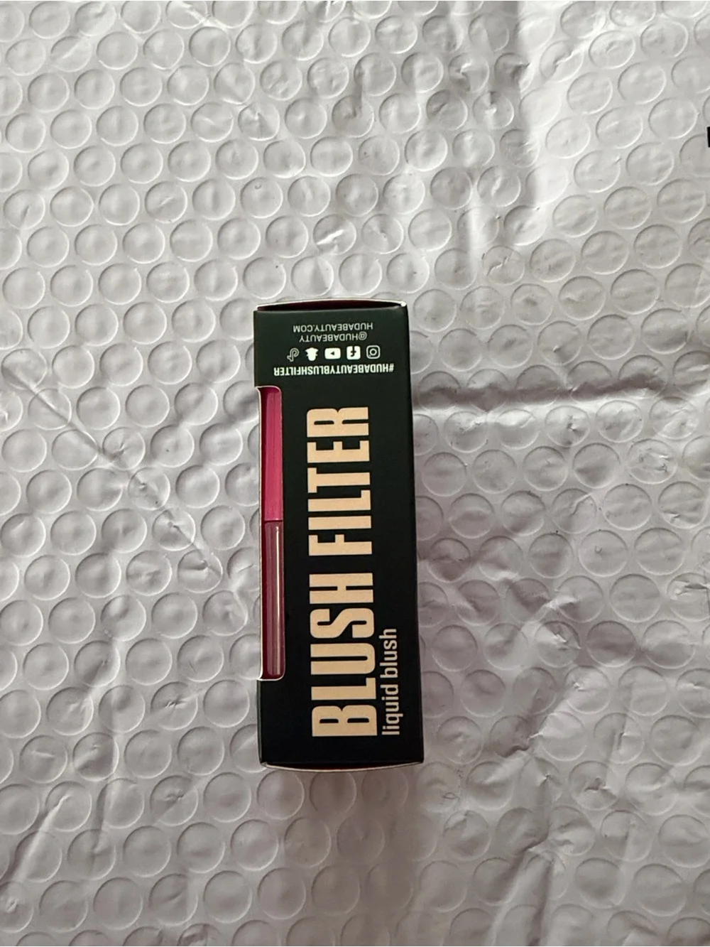 HUDA BEAUTY Blush Filter Liquid Blush - Deep Pink